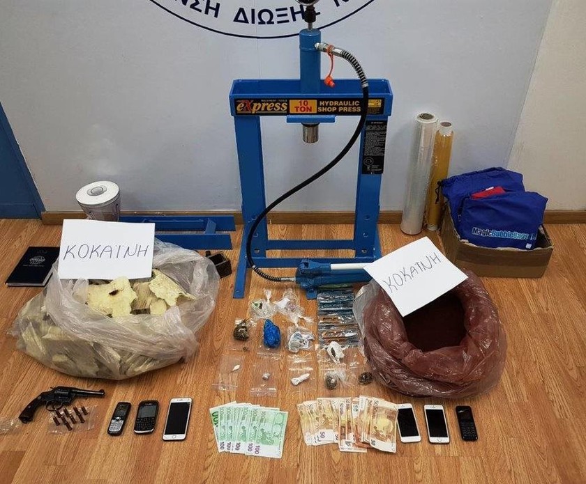 Εξαρθρώθηκε οργάνωση που εισήγαγε μεγάλες ποσότητες κοκαΐνης από την Κολομβία (pics)