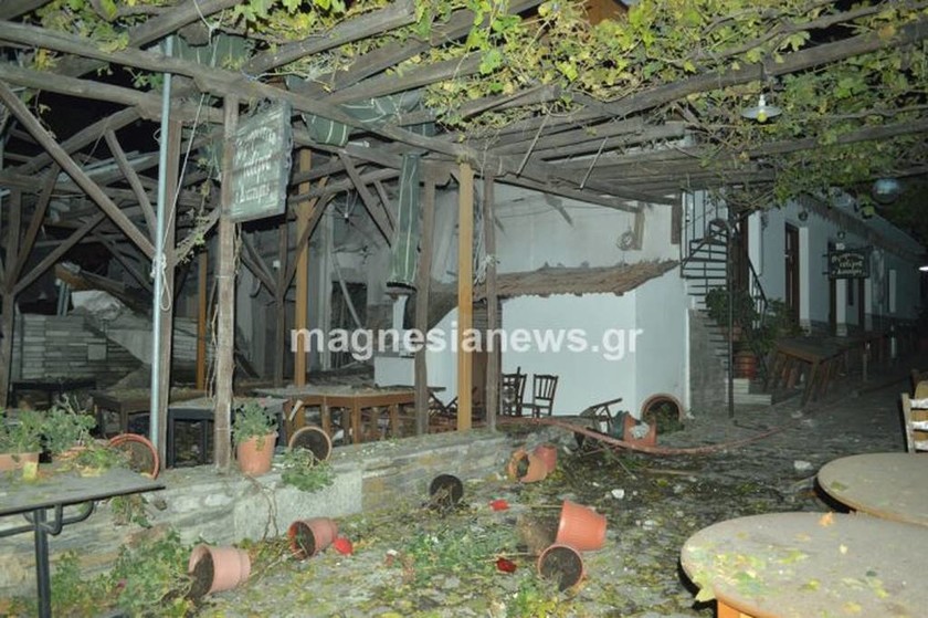 Βομβαρδισμένο τοπίο η Πορταριά: Ισοπεδώθηκε ταβέρνα από έκρηξη προπανίου (photos)