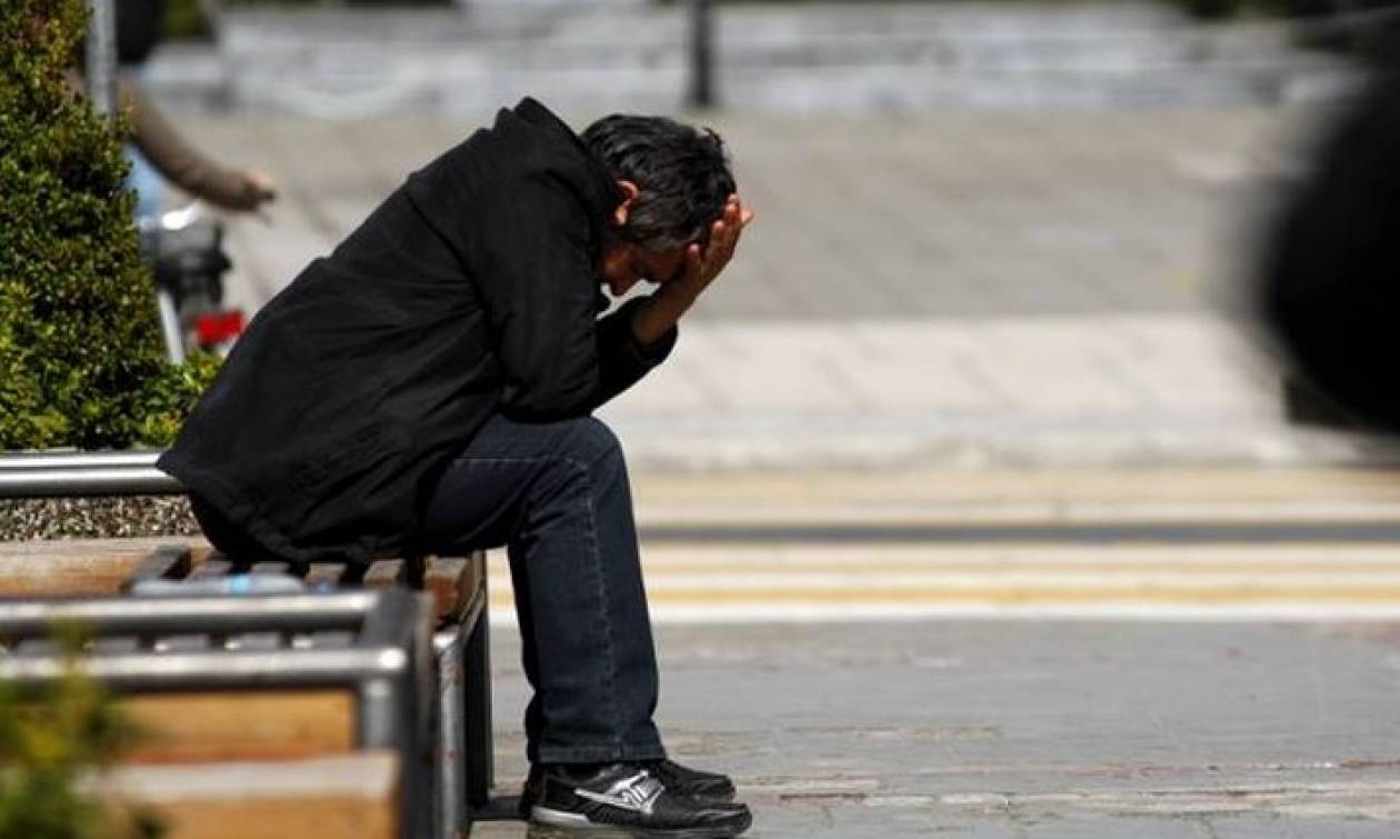 Θλιβερή πραγματικότητα: «Πουλάνε» κοινωνικές παροχές αλλά οι Έλληνες είναι... πάμφτωχοι!