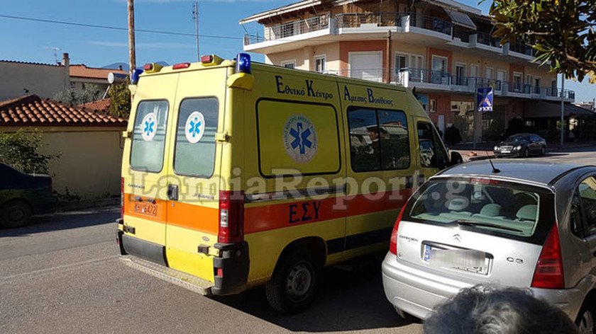 Τραγωδία στη Λαμία: Κατέβηκε από το αυτοκίνητο και πέθανε στο πεζοδρόμιο (pics)