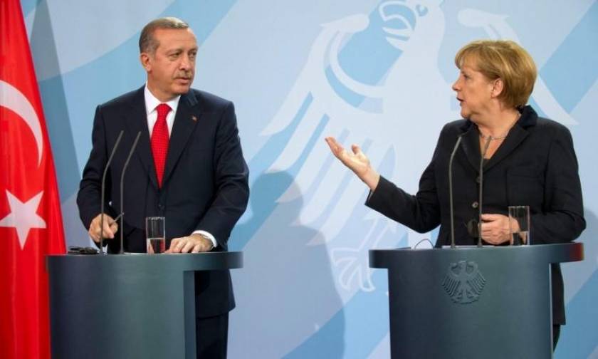 Σύνοδος Κορυφής: Η Μέρκελ έδωσε συγχαρητήρια στην Τουρκία για την διαχείριση του προσφυγικού