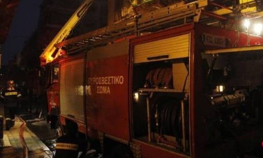 Στις φλόγες διαμέρισμα στη Θεσσαλονίκη - Κινδύνευσαν ένοικοι