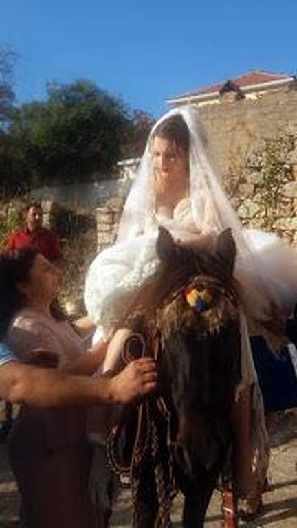 Απίστευτη ανατροπή σε γάμο στα Καλάβρυτα! (pics)