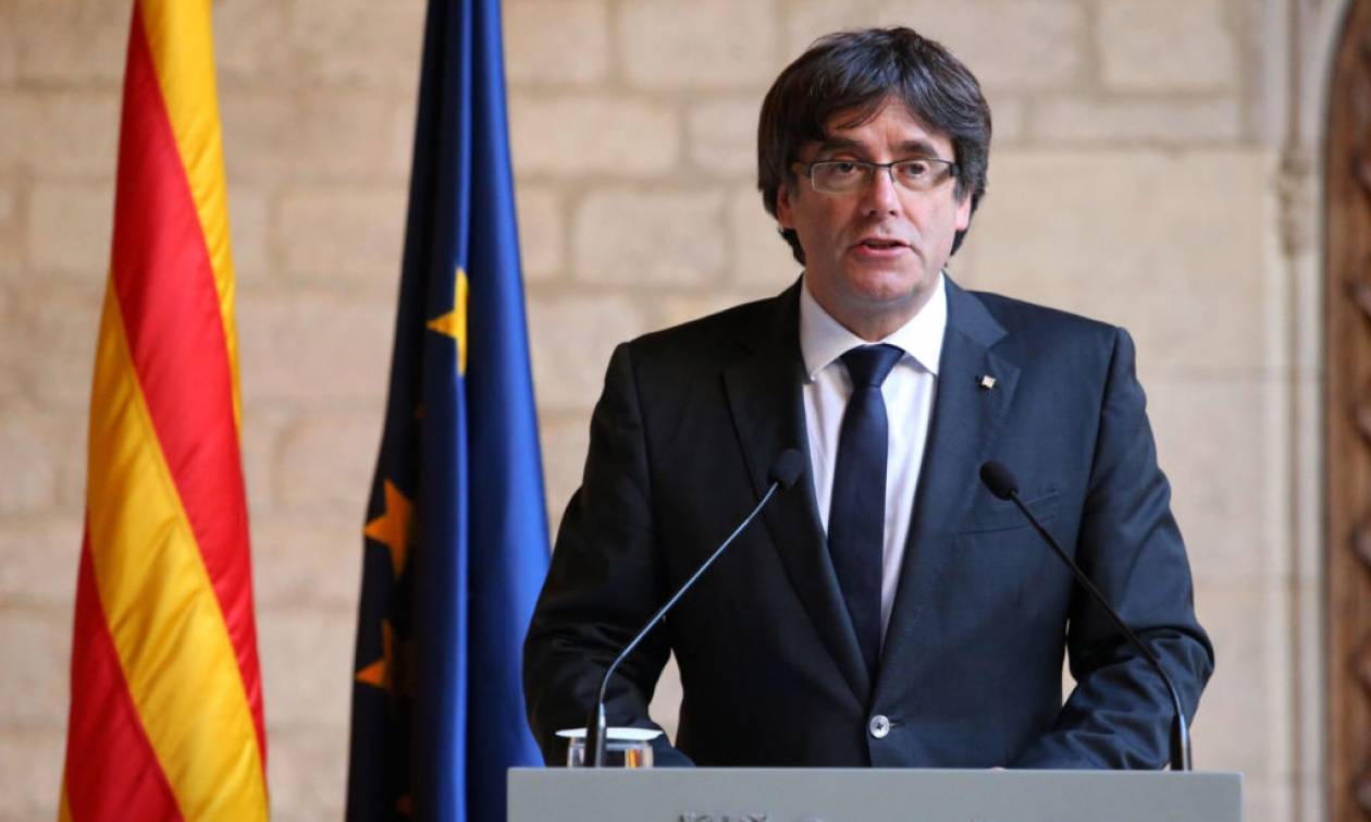 Καταλονία: Ο Πουτζντεμόν καλεί σε «δημοκρατική αντίσταση»