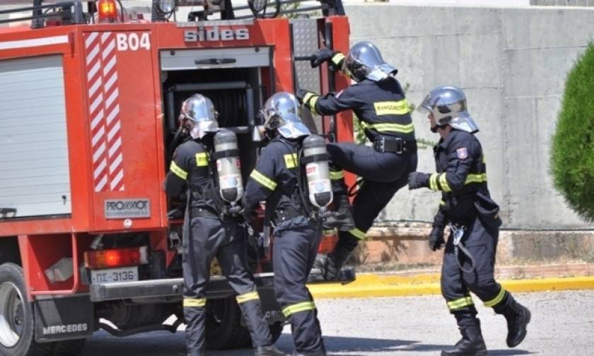 Σπάτα: Υπό έλεγχο η φωτιά σε κτήριο του κτήματος Νάσιουτζικ