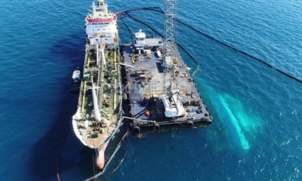 Πετρελαιοκηλίδα: Συνεχίζονται οι προετοιμασίες για την ανέλκυση του ναυαγίου  «Αγία Ζώνη ΙΙ»