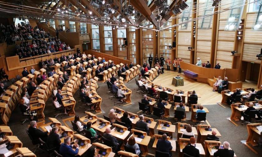 Εκκενώθηκε το κοινοβούλιο της Σκωτίας - Βρέθηκε ύποπτη λευκή σκόνη
