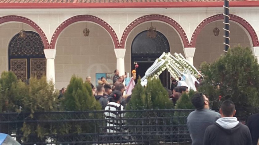 Λάρισα: Θρήνος και οργή στην κηδεία του αγοριού που παρασύρθηκε από τρένο