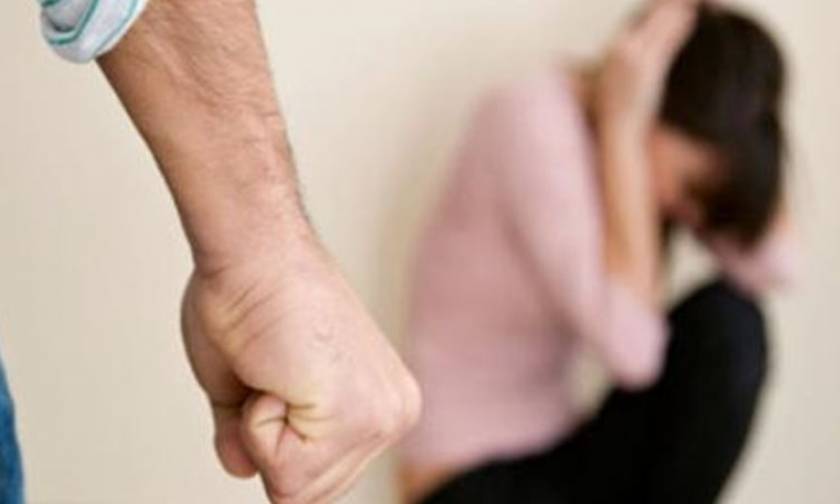 Τρόμος για 29χρονη - Καταζητείται ο 22χρονος σύντροφός της για ξυλοδαρμό, βιασμό και κλοπή!