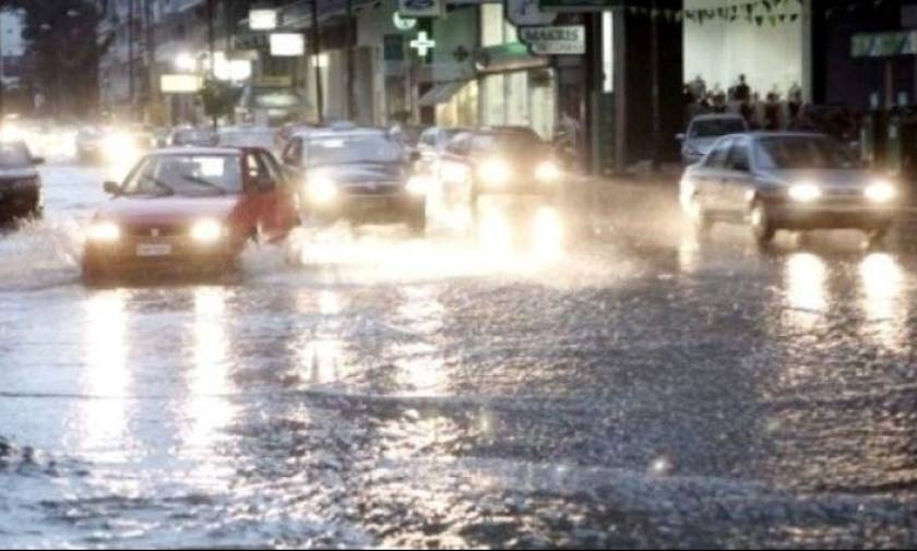 Πλημμύρες και κλειστοί δρόμοι στη Θεσσαλονίκη (pic)