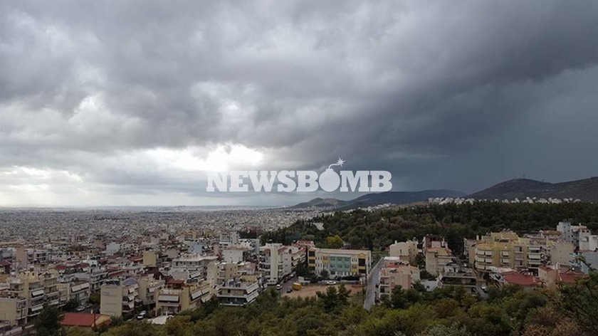 Καιρός Αθήνα ΤΩΡΑ: Η κακοκαιρία «σφυροκοπά» πάλι την Αττική - Ισχυρές βροχές και καταιγίδες