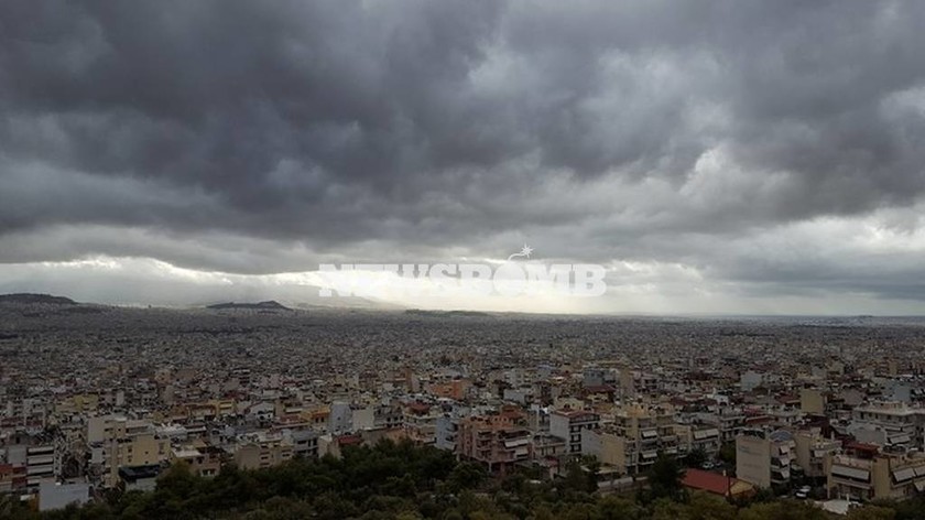 Καιρός Αθήνα ΤΩΡΑ: Η κακοκαιρία «σφυροκοπά» πάλι την Αττική - Ισχυρές βροχές και καταιγίδες