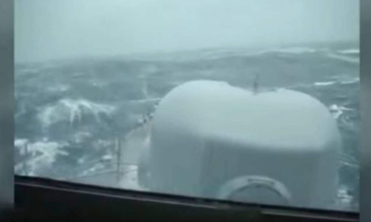 Τρομακτικό βίντεο: Αναζητώντας το χαμένο υποβρύχιο - Μάχη με κύματα 8 μέτρων!