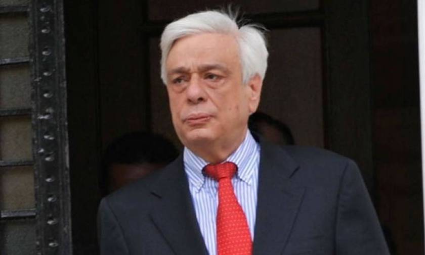 President Pavlopoulos praises the Armed Forces' self-sacrifice in defending Greece