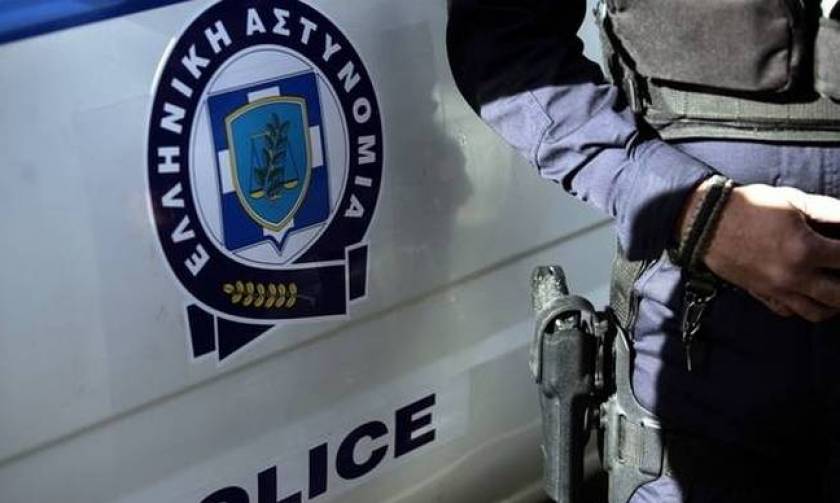 Τρόμος στη Γλυφάδα: Επιτέθηκε με μαχαίρι σε αστυνομικούς που τον σταμάτησαν για έναν απλό έλεγχο