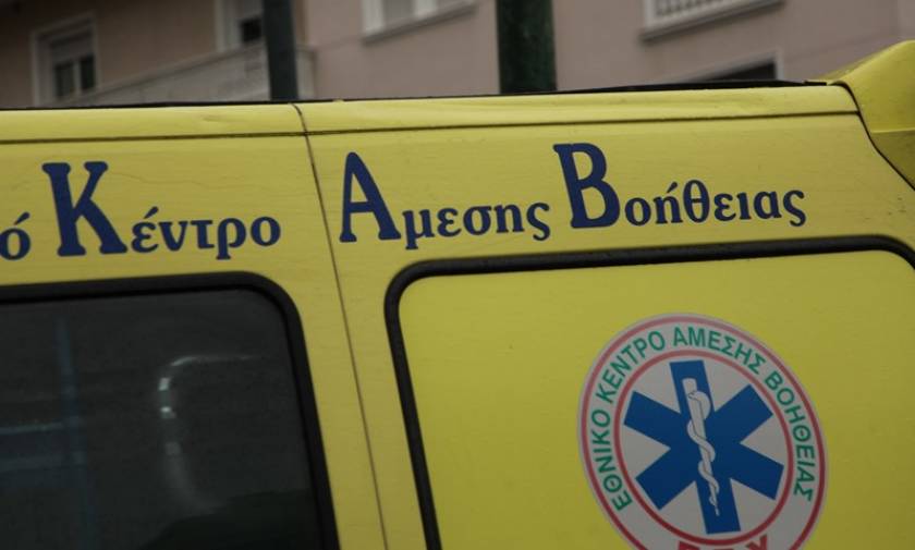 Σφοδρή σύγκρουση οχημάτων στο κέντρο της Αθήνας – Εγκλωβίστηκε οδηγός