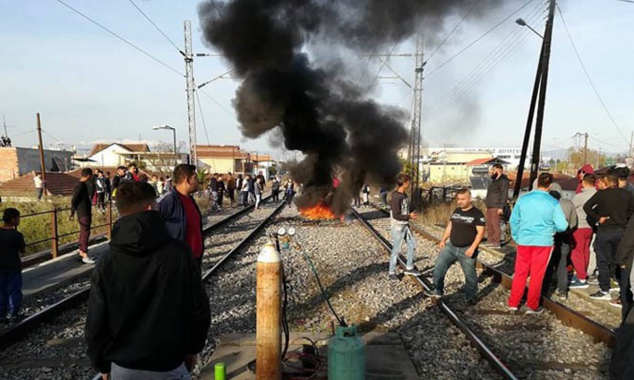 Λάρισα: Αποχώρησαν οι κάτοικοι που είχαν καταλάβει τις σιδηροδρομικές γραμμές