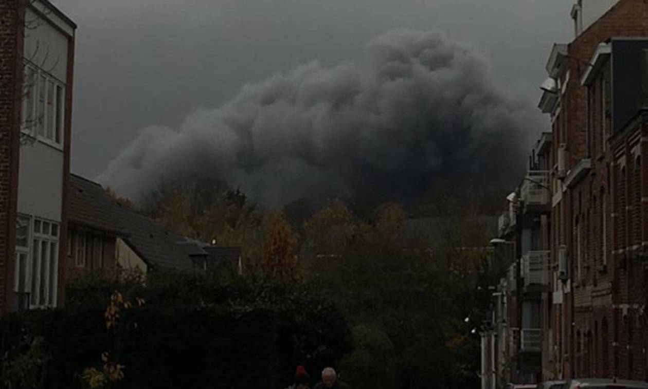 Τεράστιο σύννεφο μαύρου καπνού «έπνιξε» τις Βρυξέλλες (Vids)