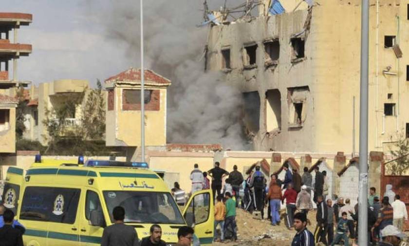 Egypt Sinai: Bomb and gun attack on mosque 'kills 54'