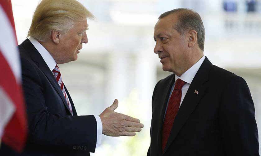 Φανερά εκνευρισμένοι οι Τούρκοι απαιτούν από τον Ντόναλντ Τραμπ να «τηρήσει τον λόγο του»