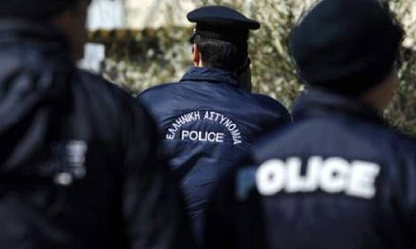 Θεσσαλονίκη: Προσποιήθηκαν τους αστυνομικούς και τον λήστεψαν!