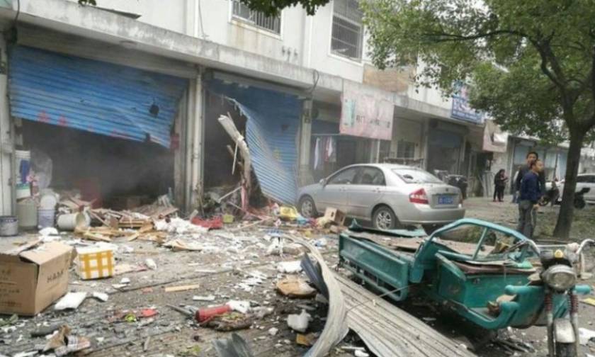 Ισχυρή έκρηξη σε εργοστάσιο στην Κίνα – Αναφορές για πολλά θύματα (vid)