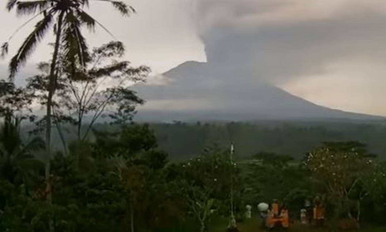 Εντυπωσιακό: Η έκρηξη του ηφαιστείου Αγκούνγκ στο Μπαλί σε time lapse βίντεο!