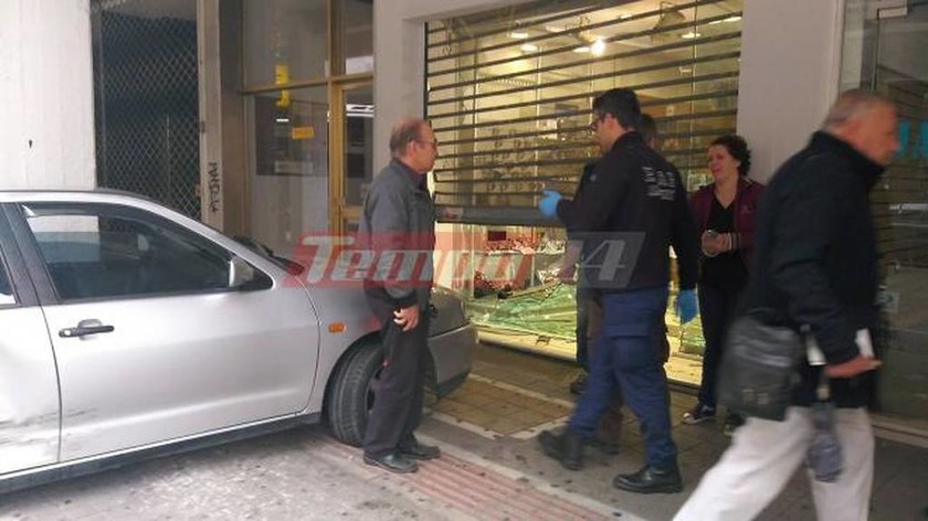 Σοκαριστικό τροχαίο στο κέντρο της Πάτρας – Αυτοκίνητο κατέληξε σε κατάστημα