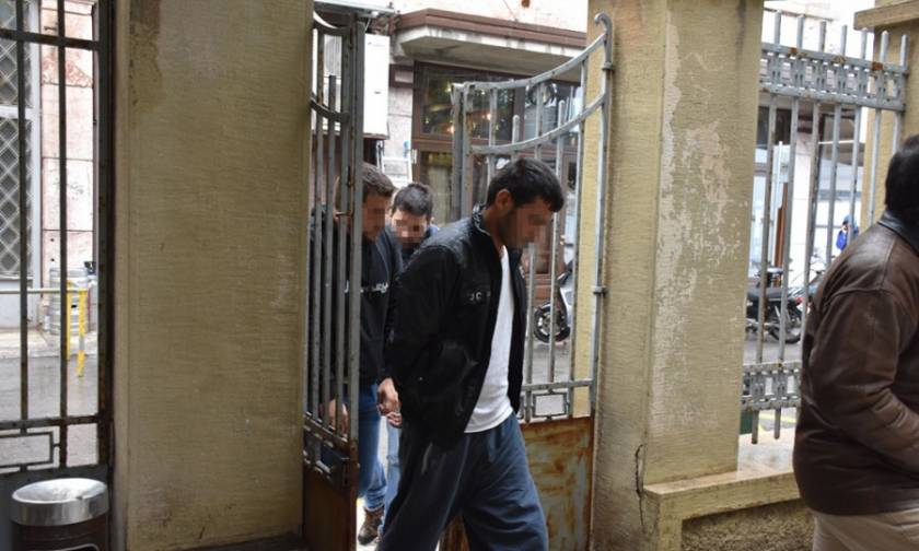 Χίος: Στη φυλακή ο πα-τέρας που κατηγορείται ότι βίασε το 11 μηνών παιδί του (pics)