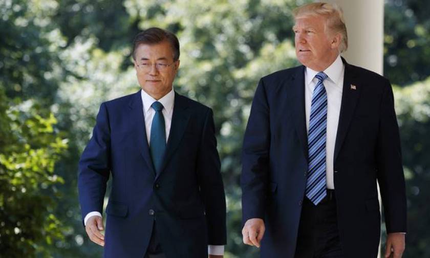Τραμπ και Μουν βλέπουν μια απειλή για όλο τον κόσμο στα εξοπλιστικά προγράμματα της Β. Κορέας