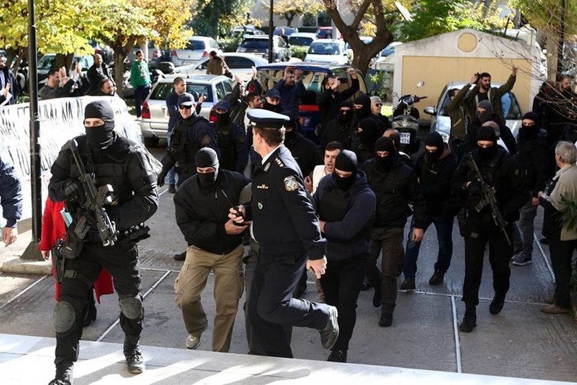 Στον εισαγγελέα οι εννέα Τούρκοι συλληφθέντες (pics)