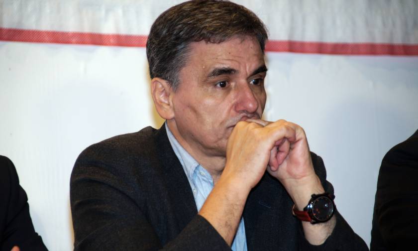 Tsakalotos: Greece reached staff-level agreement with lenders on third review