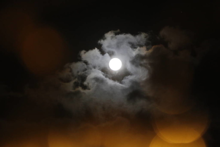 Σούπερ Σελήνη: Δείτε το φαινόμενο που μάγεψε τον κόσμο (pics)