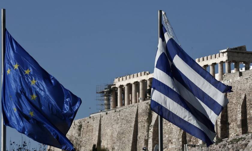 Bloomberg: Επανέρχεται η εμπιστοσύνη των επενδυτών προς την Ελλάδα μετά τη συμφωνία