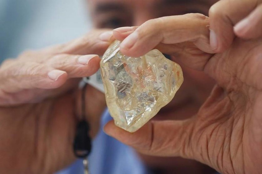 Το εντυπωσιακό «Διαμάντι της Ειρήνης» πωλήθηκε 6,5 εκατ. δολάρια