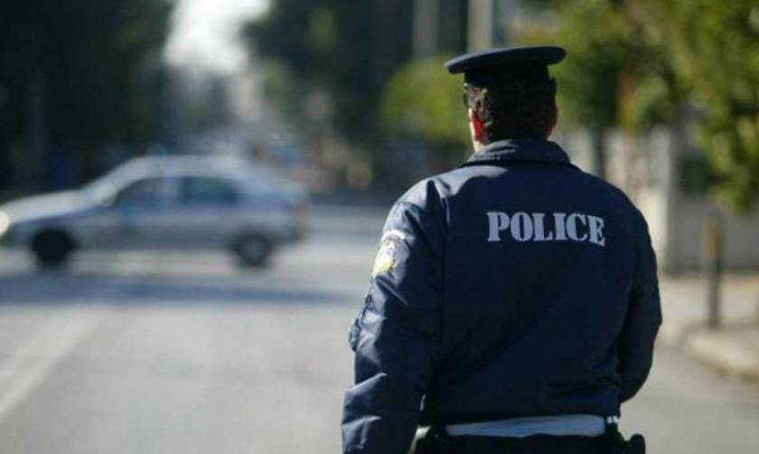 Κρήτη: Αστυνομικός που ρύθμιζε την κυκλοφορία παρασύρθηκε από διερχόμενο όχημα
