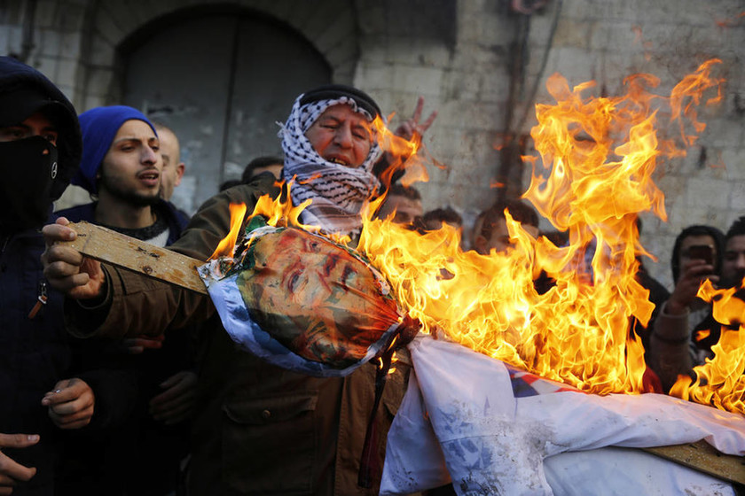 Στο χάος βυθίζεται η Παλαιστίνη για την Ιερουσαλήμ - Σφοδρές συγκρούσεις Παλαιστινίων με Ισραηλινούς