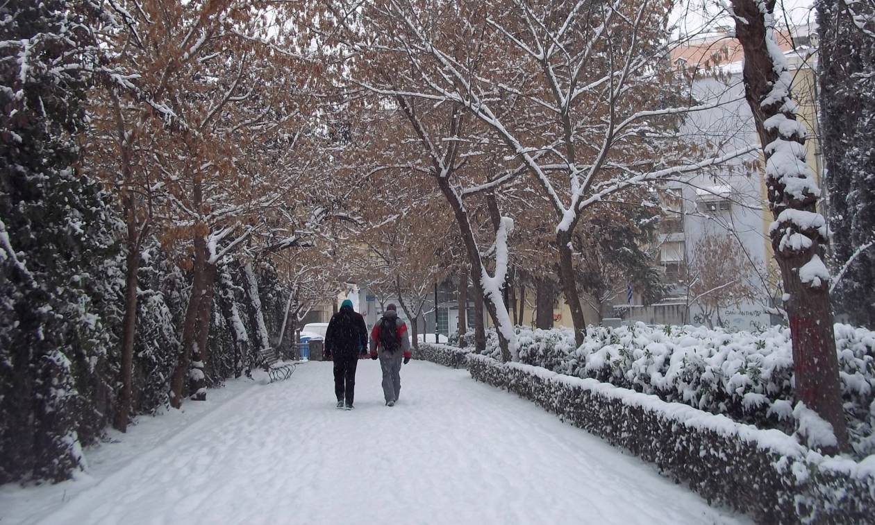 Ξεκίνησε η επέλαση του χιονιά στη Βόρεια Ελλάδα - Πού χρειάζονται αλυσίδες