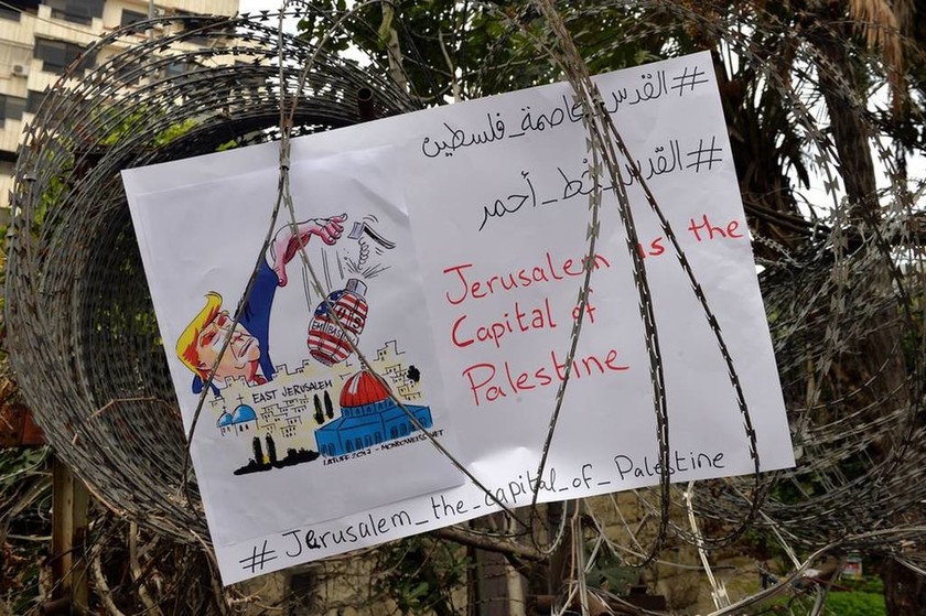 Λίβανος: Σφοδρές συγκρούσεις σε διαδήλωση κατά της αμερικανικής πρεσβείας - Έσπασαν την πόρτα (Vid)