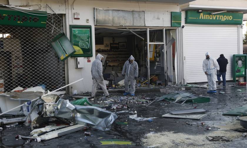 Powerful explosion at petrol station in Anavyssos; no injuries