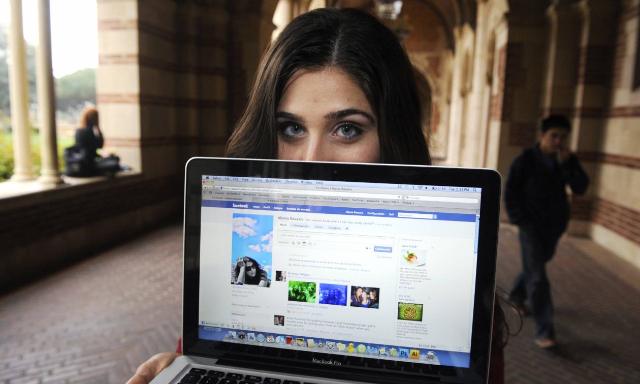 Facebook μόνο με τη συγκατάθεση των γονέων για τα παιδιά κάτω των 16 ετών