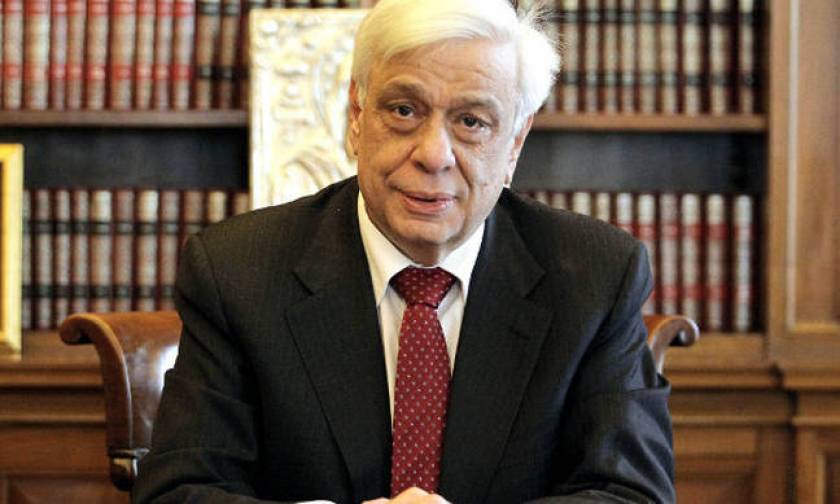Pavlopoulos: Young people fleeing Greece is a huge problem