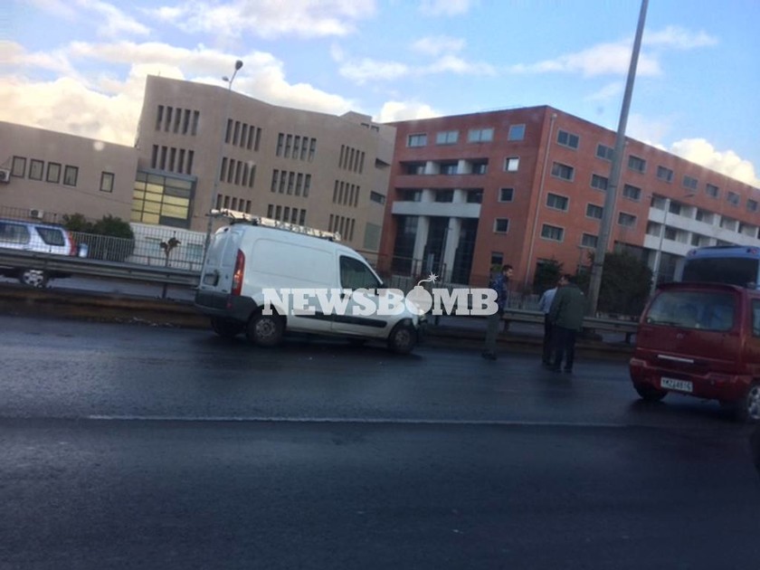 ΕΚΤΑΚΤΟ: Τροχαίο - ΣΟΚ στην Εθνική Οδό Αθηνών - Λαμίας (σοκαριστικές εικόνες και βίντεο)