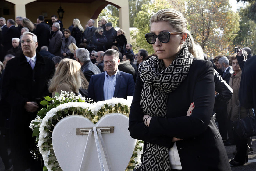 Θρήνος στην κηδεία του δημοσιογράφου Βασίλη Μπεσκένη - Συγκλόνισε ο Άδωνις Γεωργιάδης (pics)