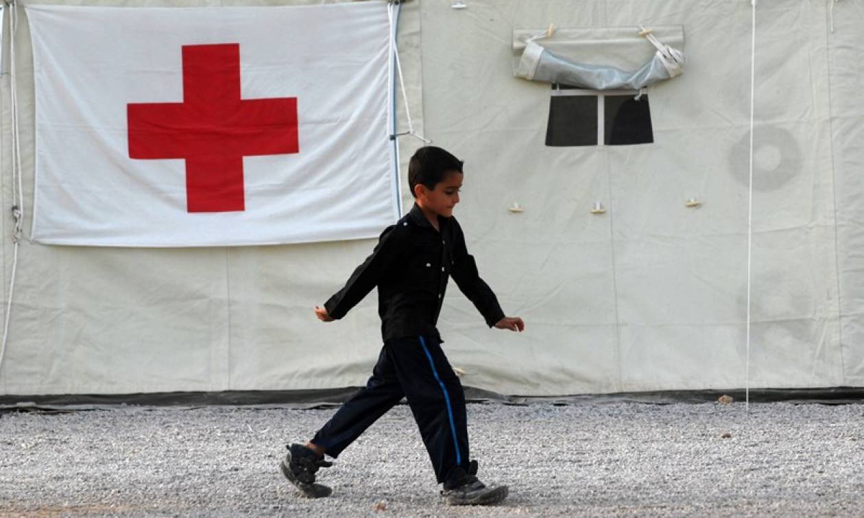 Δωρεά ενδυμάτων αξίας 500.000 ευρώ προς τον Ελληνικό Ερυθρό Σταυρό