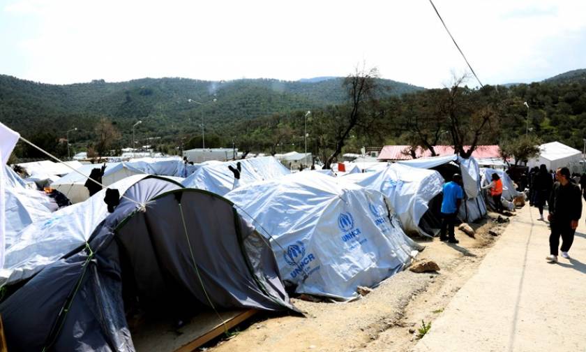 Installation of huts in Chios hotspot interrupted; police operation underway in Moria, Mytilene