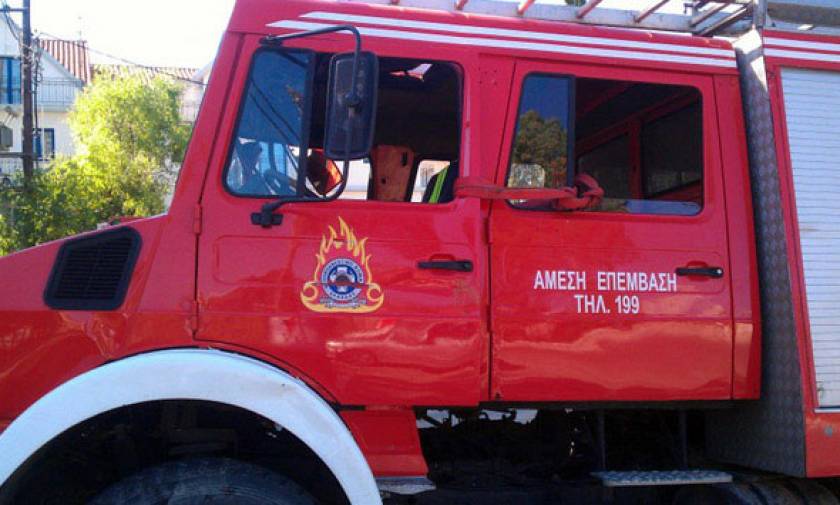 Σοκ στη Γλυφάδα: Οδηγός κάηκε μέσα στο αυτοκίνητό του