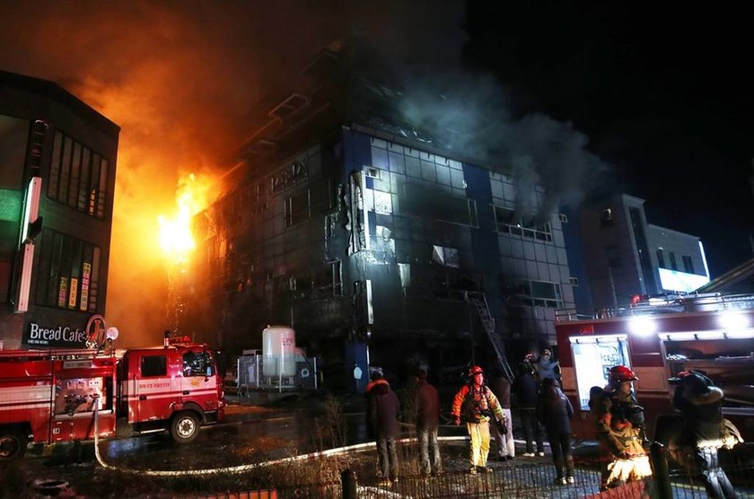 Τραγωδία στη Νότια Κορέα: Στους 29 οι νεκροί από την πυρκαγιά σε γυμναστήριο (Pics+Vid)