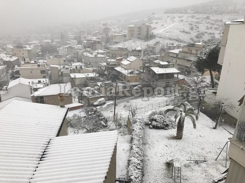 Ο χιονιάς «χτύπησε» την Ελλάδα: Σφοδρές χιονοπτώσεις -«Μάχη» για να κρατηθούν ανοιχτοί οι δρόμοι