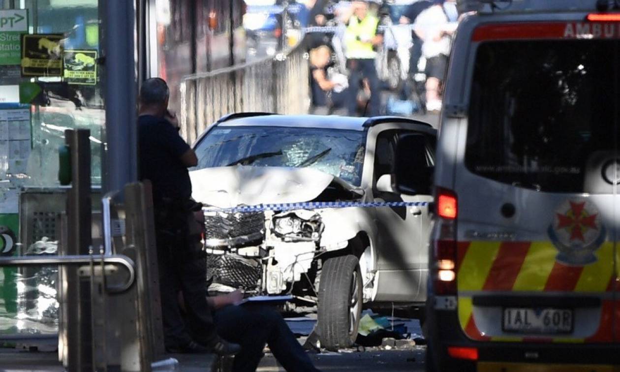 Μελβούρνη: Η δραματική στιγμή που το αυτοκίνητο χτυπά πεζούς-Για «όνειρα και φωνές» μίλησε ο δράστης